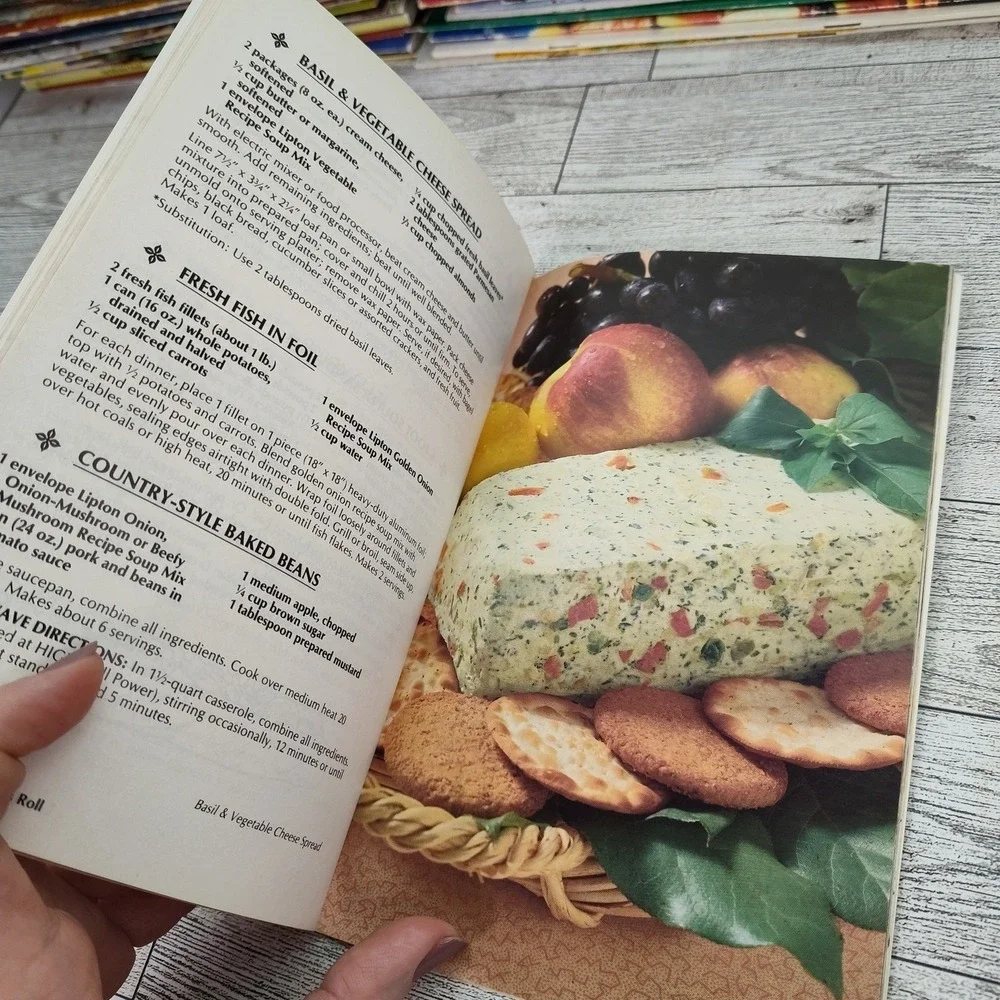 Lipton‎ Creative Cookery Cookbook 1987 Booklet Soup Mix Recipes 80s Vintage
